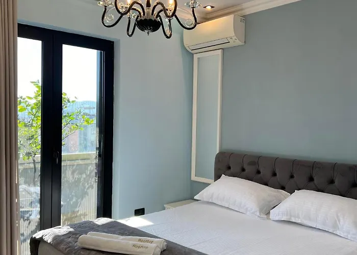 Rooftop Light Apartment *