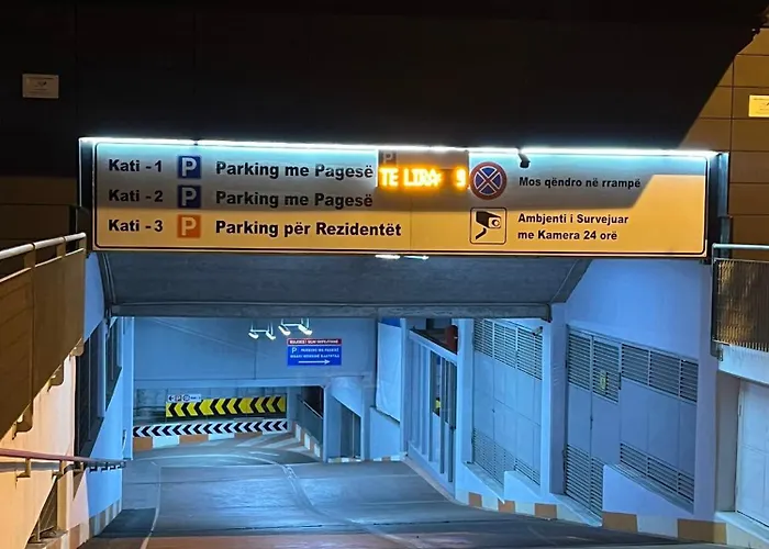 Rooftop Light アパート *